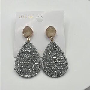 1277. CLOIE‎ Gray and Gold Teardrop Earrings